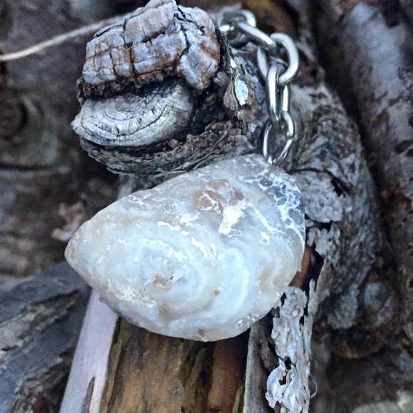 Natural Agate with Druzy Keychain - Half Geode - Picture 5 of 13